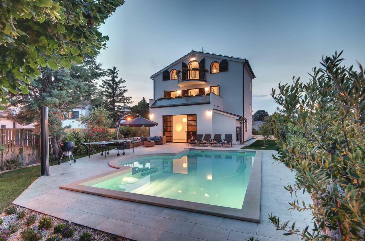 Villa Andrija Family Dream With Heated Pool At The Sea With Beautiful Garden, Outside Cinema And Kids Playground Fažana Exterior foto