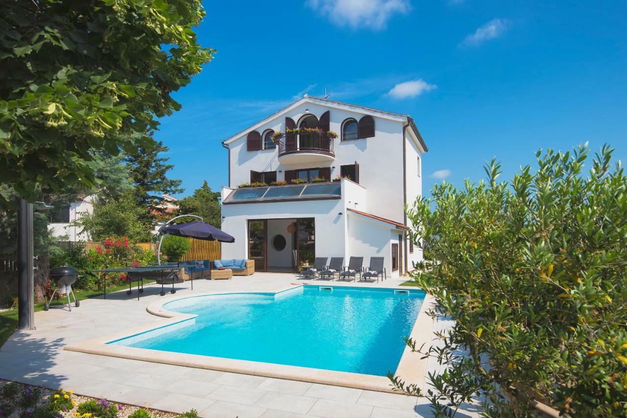 Villa Andrija Family Dream With Heated Pool At The Sea With Beautiful Garden, Outside Cinema And Kids Playground Fažana Exterior foto